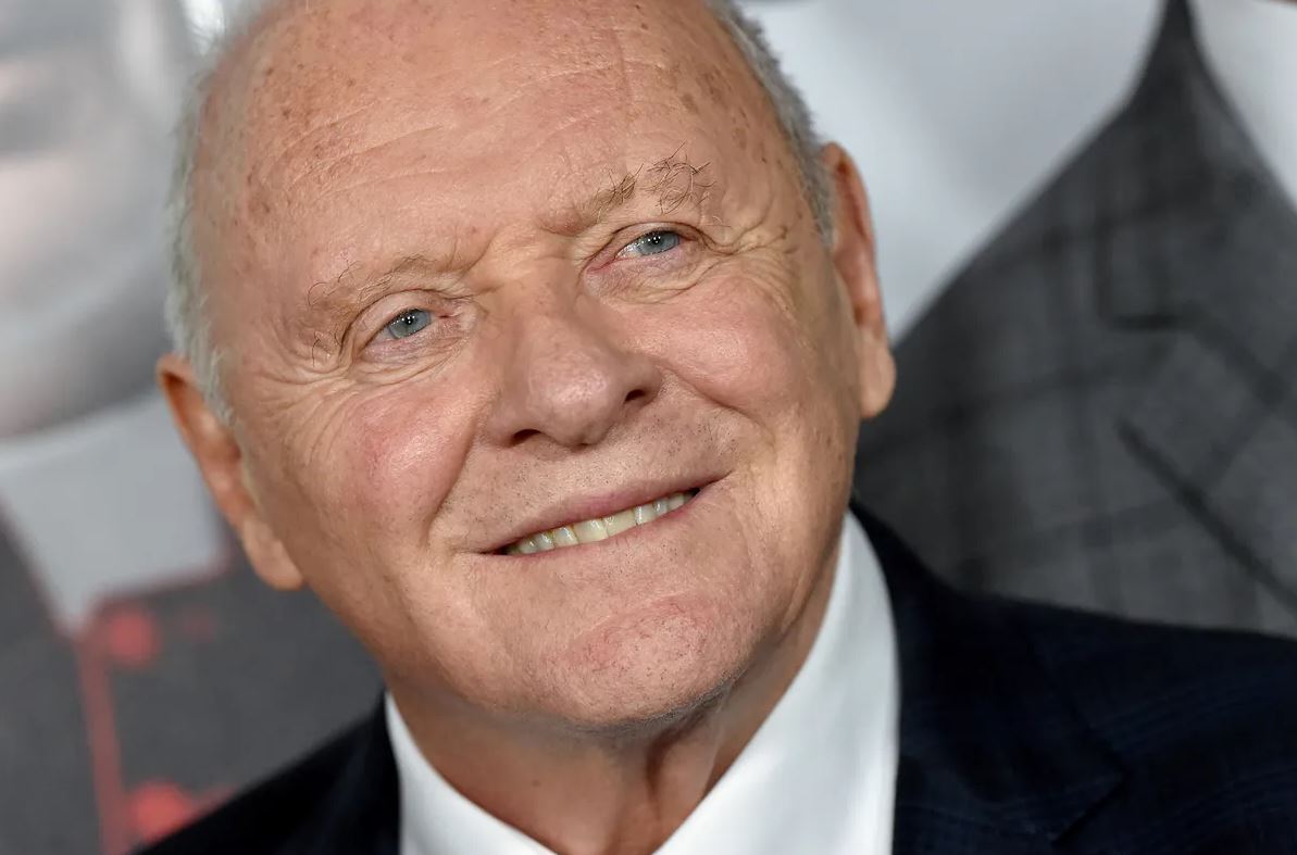 Anthony Hopkins dublará robô em Rebel Moon, filme de Zack Snyder