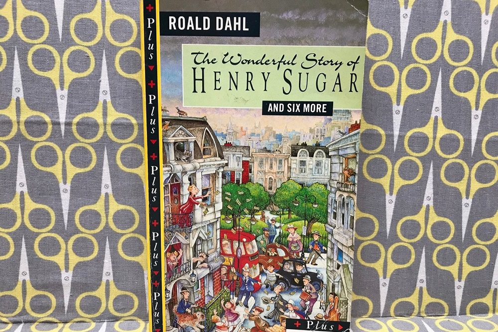 Чудесная история шугара. The wonderful story of Henry Sugar. Чудесная история Генри Шугара фильм. Чудесная история Генри Шугара Постер. Who is Henry Sugar.