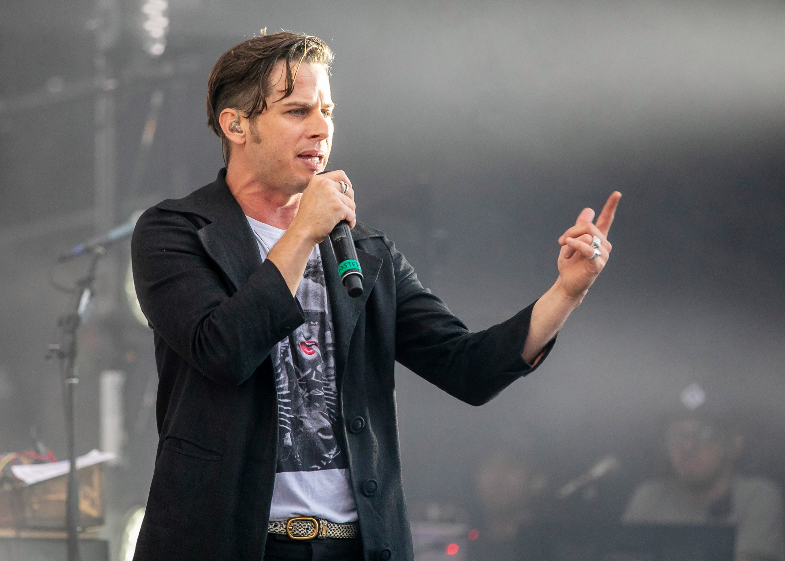 All the people were singing. Foster the people. Группа Foster the people. Foster the people 2022.