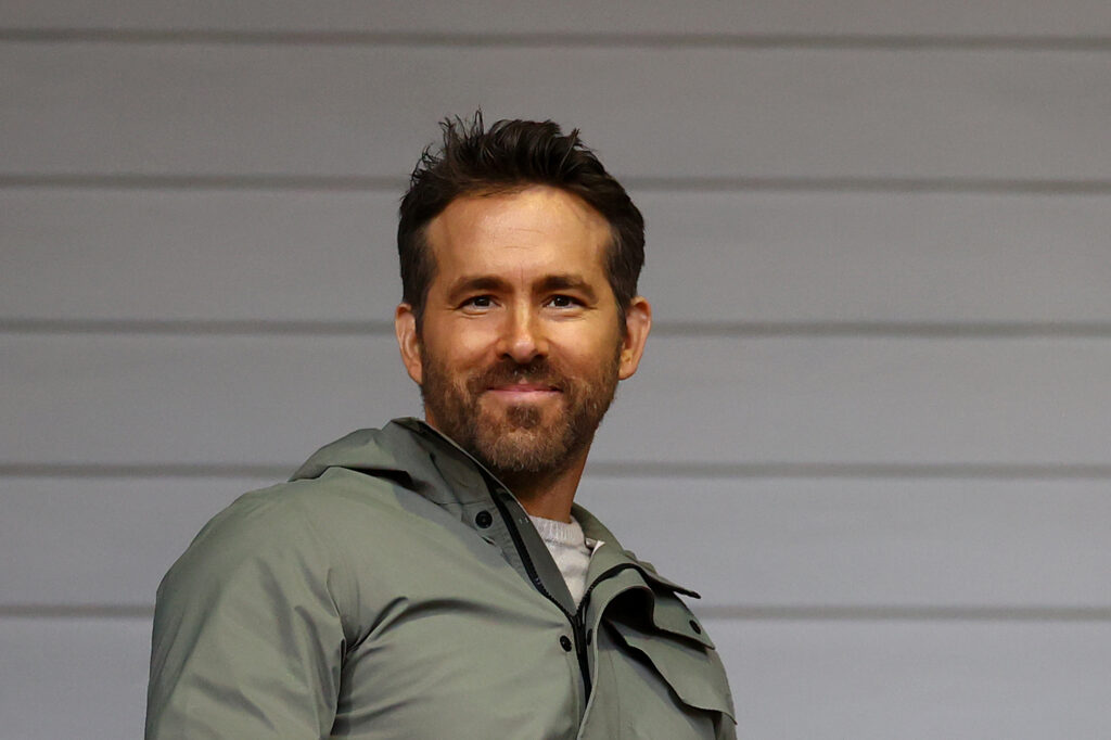 Ryan Reynolds Se Rend Sur Instagram Pour Exhorter Les Fans à Soutenir Léquipe Féminine De 