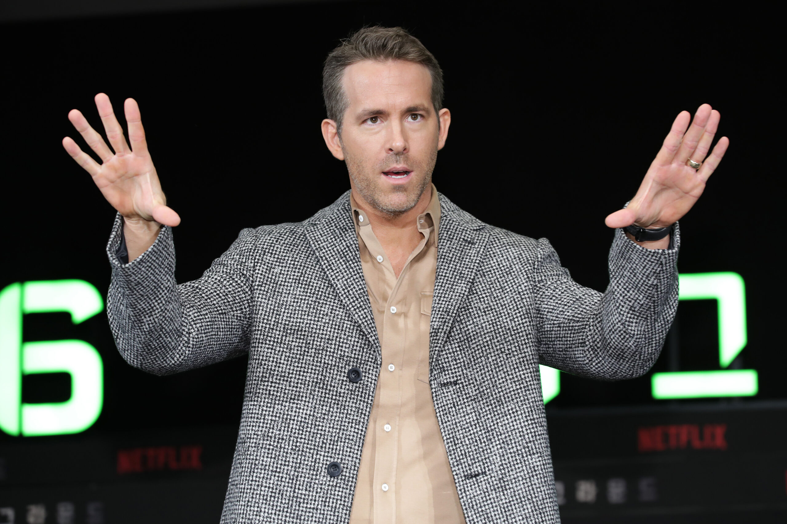 Ryan Reynolds Prête Sa Voix émouvante à La Publicité Mntn Netflix News 